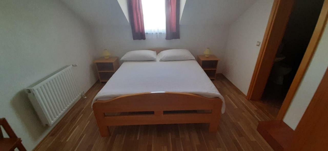Rooms Jure Sabljak Grabovac  Eksteriør bilde